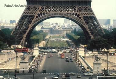 Tour Eiffel (base)